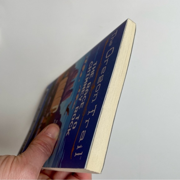 🎯3/$10 Softcover Paperback Book The Oregon Trail: The Race to Chimney Rock - Picture 6 of 6